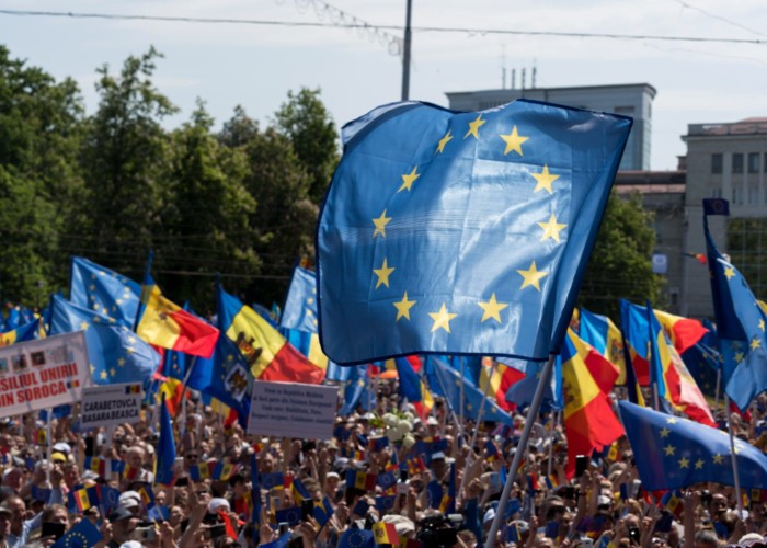 Vești excelente în ajunul summitului european de la Chișinău: UE dublează ajutorul financiar pentru R. Moldova!