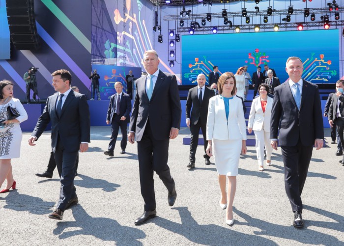 Andrzej Duda și Maia Sandu sunt președinții europeni în care ucrainenii au cea mai mare încredere / De Klaus Iohannis nu a auzit nimeni în Ucraina, deși dintre țările UE și NATO, România are cea mai întinsă graniță cu vecinii cotropiți de Rusia