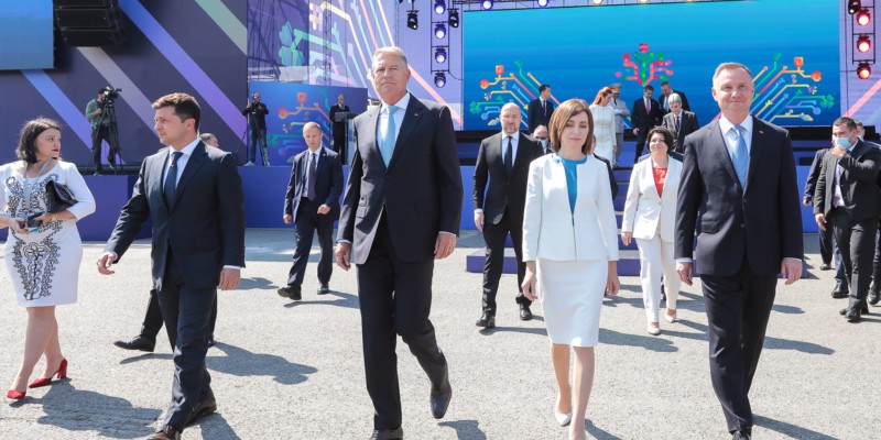 Andrzej Duda și Maia Sandu sunt președinții europeni în care ucrainenii au cea mai mare încredere / De Klaus Iohannis nu a auzit nimeni în Ucraina, deși dintre țările UE și NATO, România are cea mai întinsă graniță cu vecinii cotropiți de Rusia