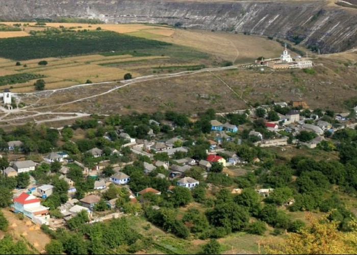 În fiecare al treilea sat din R.Moldova oamenii NU au apă la robinet. Așa o fi și prin statele UE?