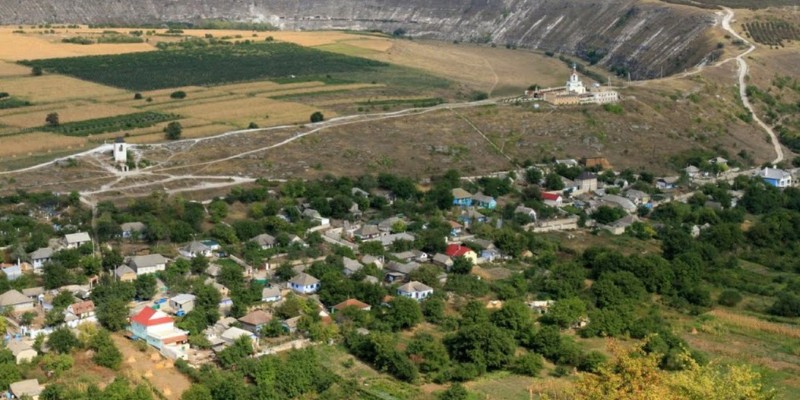 În fiecare al treilea sat din R.Moldova oamenii NU au apă la robinet. Așa o fi și prin statele UE?