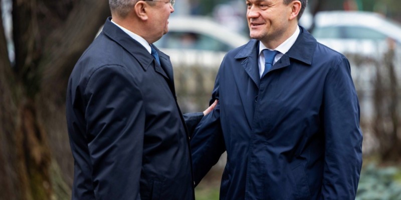 „Nu se pune problema schimbării statutului de neutralitate”. Premierul Recean, la București: „Rusia nu are resurse suficiente, e clar că nu poate ajunge militar în R. Moldova”. Ce spun ucrainenii