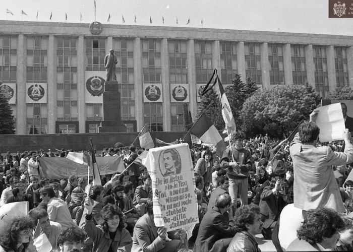 GALERIE FOTO. Lupta pentru independență și limba română: IMAGINI INEDITE de arhivă, din perioada perioada renașterii naționale din Basarabia (1989-91)