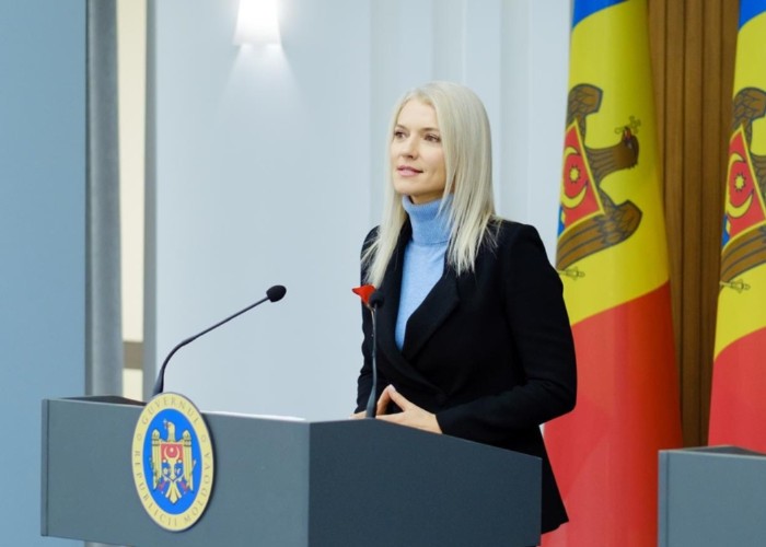 Aflată la Chișinău, ministra Justiției Alina Gorghiu reliefează sprijinul pe care-l va oferi România Republicii Moldova în planul judiciar al integrării europene: "Vom trimite inclusiv experți pentru a ajuta cu orice problemă punctuală referitoare la aderare. Locul R.Moldova e lângă România, în UE!"