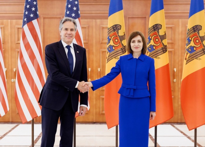 Blinken, la Chișinău. Maia Sandu scoate în relief importanța vizitei: "Susținerea poporului american înseamnă beneficii concrete pentru moldoveni! Împreună cu prieteni precum Statele Unite, Moldova va reuși să construiască un viitor liber, în pace, unde fiecare cetățean are șansa unei vieți împlinite!". Investițiile anunțate de Secretarul de Stat al SUA