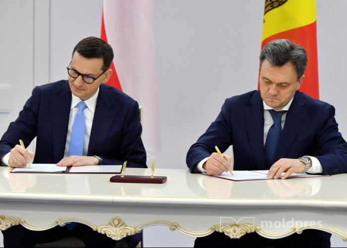 Premierul Poloniei, la Chișinău: Polonezii, la fel ca moldovenii, știu perfect "ce înseamnă să ne sufle ursul rus în gât" / E posibilă o cale rapidă de aderare a R.Moldova la UE