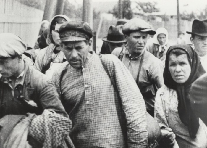 Se împlinesc 82 de ani de la primul val al deportărilor organizate de Rusia genocidară împotriva românilor din Basarabia și Bucovina de Nord