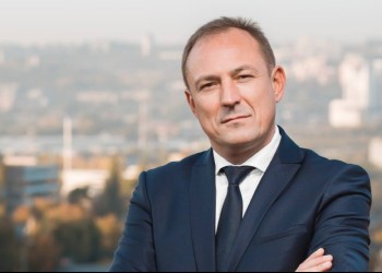 Nașul lui Ivan Ceban, primarul Chișinăului interzis în România, este unul dintre organizatorii protestelor plătite de la Moscova de infractorul Ilan Șor