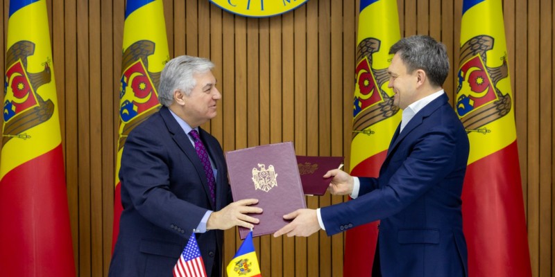 SUA oferă R.Moldova un grant de 1,3 miliarde de lei pentru infrastructura de transport și sporirea rezilienței cibernetice în cadrul instituțiilor de stat