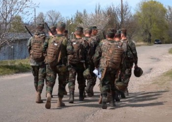 Numeroasele sinucideri ale militarilor din cadrul armatei naționale a R.Moldova. Câtă vreme condițiile serviciului militar obligatoriu NU sunt îmbunătățite, iar tradițiile nocive și personalul militar de rang superior de sorginte sovietică sunt menținute, tinerii vor continua să-și pună capăt zilelor