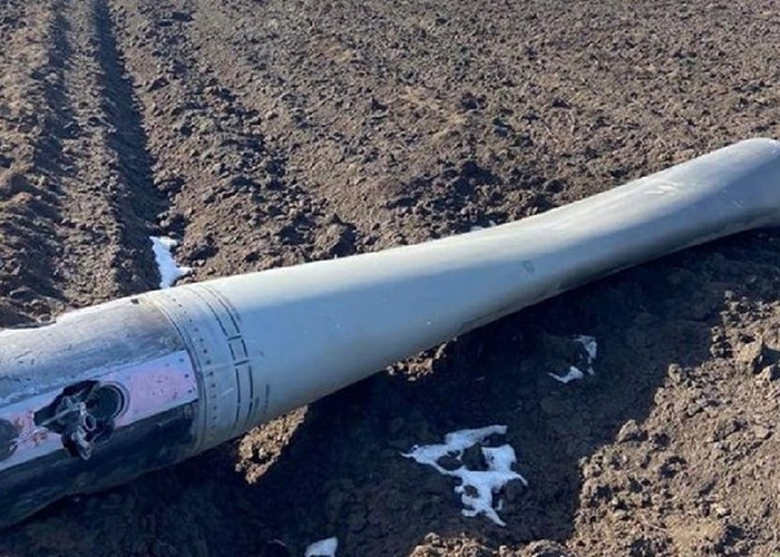 ALERTĂ: Noi resturi de rachetă au căzut pe teritoriul R.Moldova, de data aceasta la Briceni. Se întâmplă a patra oară