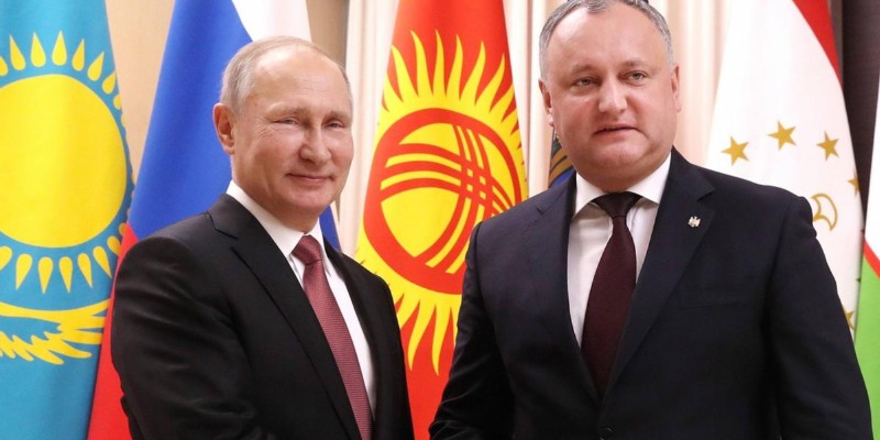 Nesimțire epocală: rusofilul și românofobul Dodon îl felicită pe criminalul Putin cu prilejul zilei de naștere din partea… basarabenilor! Preșul monstrului de la Kremlin îi insultă pe toți românii