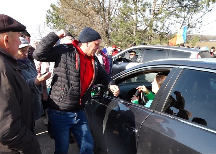 VIDEO. Scene halucinante la Bălți și Edineț. Protestatarii lui Șor afirmă nonșalant că strâng bani pentru asasinarea Maiei Sandu și a lui Dorin Recean / Alții au strigat că-l așteaptă pe Putin să scape R.Moldova de sărăcie