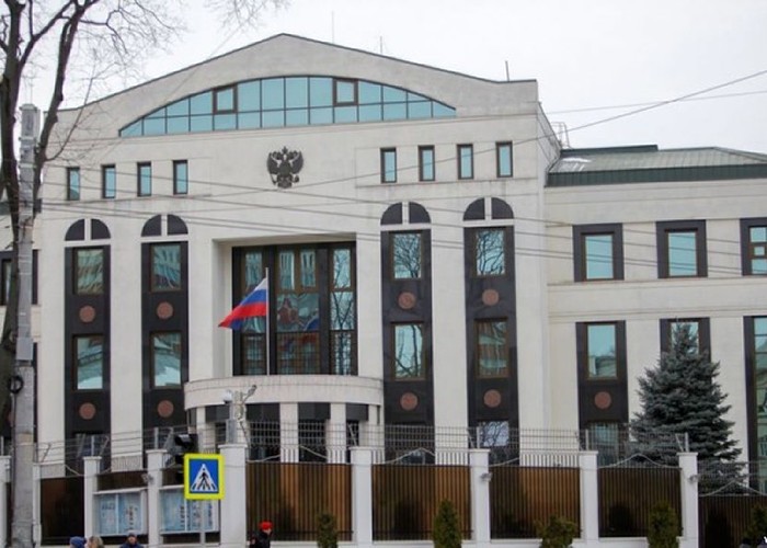 Un angajat al Ambasadei Rusiei la Chișinău, acuzat de hărțuirea sexuală a unor copii. Kremlinul încearcă să mușamalizeze cazul