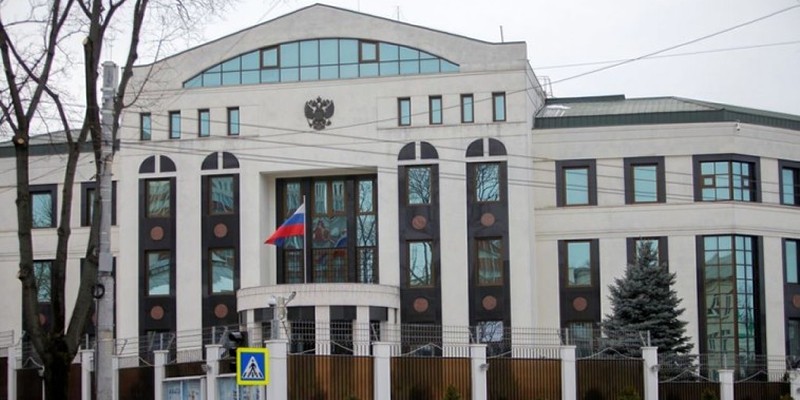 Un angajat al Ambasadei Rusiei la Chișinău, acuzat de hărțuirea sexuală a unor copii. Kremlinul încearcă să mușamalizeze cazul