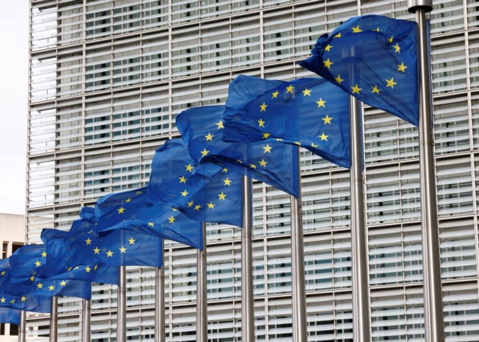 Comisia Europeană redirecţionează către Ucraina și Republica Moldova fonduri uriașe, alocate iniţial cooperării cu Rusia şi Belarus
