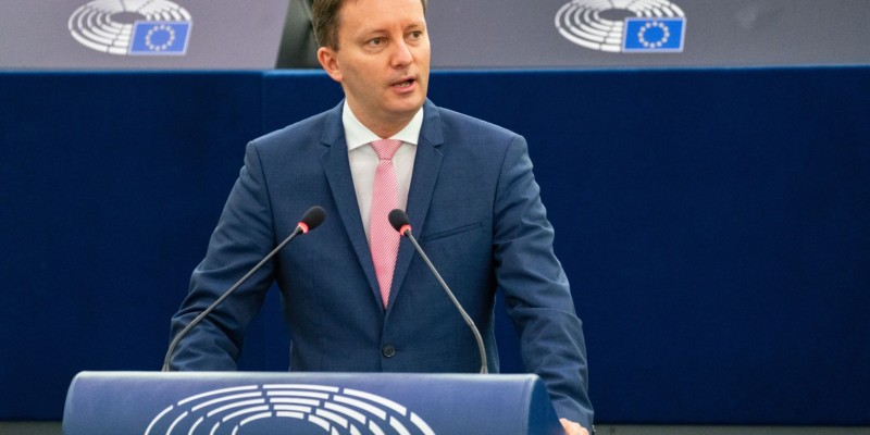 Parlamentul European a votat rezoluția de începere a negocierilor de aderare a R.Moldova la UE până la finalul anului  / Inițativa aparține europarlamentarului român Siegfried Mureșan