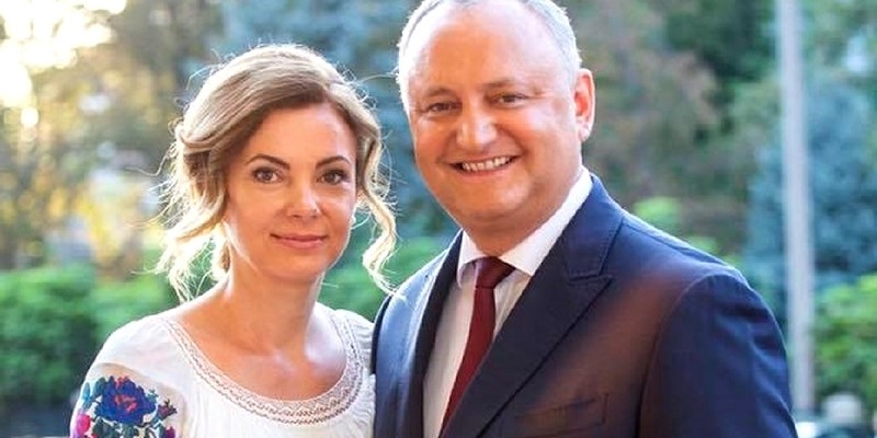 Un nou dosar penal pe numele lui Dodon. Rusofilul, soția Galina și medicul de familie, trimiși în judecată pentru un fals grosolan