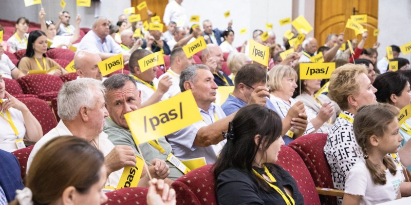 Noua politică MAGA și o apropiere a lui Donald Trump de Vladimir Putin ar putea deraia R.Moldova de la calea europeană / Încremenit în proiect, PAS ar putea pierde majoritatea parlamentară în favoarea formațiunilor rusofile, rebranduite drept „suveraniste” și „conservatoare”