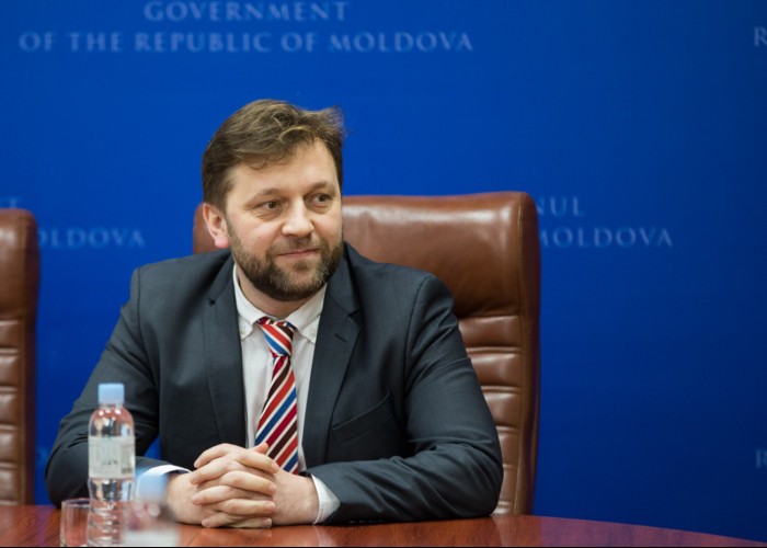 Dumitru Alaiba promite, într-un interviu pentru Reuters, reforme care să atragă investitori, dar admite că R.Moldova nu poate supraviețui „fără ajutor extern”