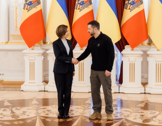 Volodimir Zelenski a felicitat R.Moldova pentru rezultatele obținute la parlamentare. „Aceste alegeri au demonstrat că activitatea destabilizatoare a Rusiei pierde teren”