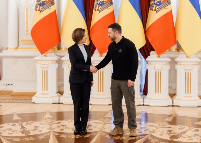 Volodimir Zelenski a felicitat R.Moldova pentru rezultatele obținute la parlamentare. „Aceste alegeri au demonstrat că activitatea destabilizatoare a Rusiei pierde teren”