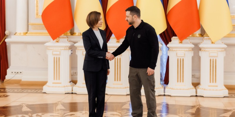 Volodimir Zelenski a felicitat R.Moldova pentru rezultatele obținute la parlamentare. „Aceste alegeri au demonstrat că activitatea destabilizatoare a Rusiei pierde teren”