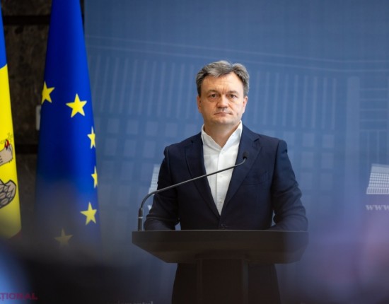 VIDEO. Retragere-surpriză din politică. Premierul Dorin Recean renunță la toate funcțiile publice. Alexandru Tănase, fost președinte al Curții Constituționale: „Această retragere nu este deloc întâmplătoare. Ea nu face decât să amplifice senzația că ne îndreptăm spre ceva difuz și instabil”