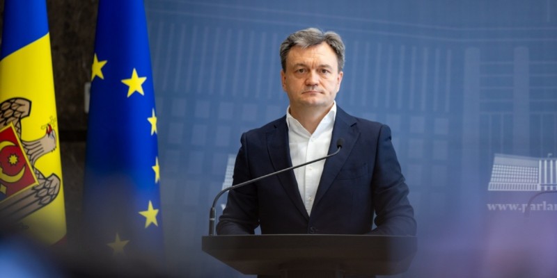 VIDEO. Retragere-surpriză din politică. Premierul Dorin Recean renunță la toate funcțiile publice. Alexandru Tănase, fost președinte al Curții Constituționale: „Această retragere nu este deloc întâmplătoare. Ea nu face decât să amplifice senzația că ne îndreptăm spre ceva difuz și instabil”