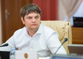 Andrei Spînu s-a remaniat „singur”! Așadar, cea mai controversată figură politică pro-occidentală din R.Moldova și-a anunțat „retragerea” din guvernul de la Chișinău și din PAS