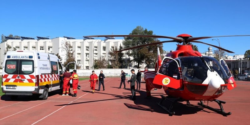 UNIREA înseamnă viață. O nouă intervenție SMURD în Basarabia noastră: un băiețel de 7 ani aflat în stare extrem de gravă a fost transportat de urgență la Iași, pentru tratament