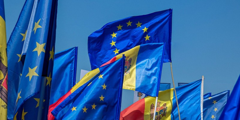 APEL al Partidului Reîntregirii Naționale ”ACASĂ”: ”Votați Referendumul pro-UE! Un ‹DA› pentru Europa înseamnă un ‹adio› spus ‹lumii ruse›, războiului criminal imperial, nazismului rusesc, închisorii popoarelor, barbariei și dictaturii!”