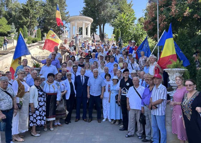 Peste 200 de personalități din R.Moldova și din Diaspora și-au declarat susținerea pentru Blocul Unirea Națiunii (BUN). Basarabia e România! Unirea e unica soluție!