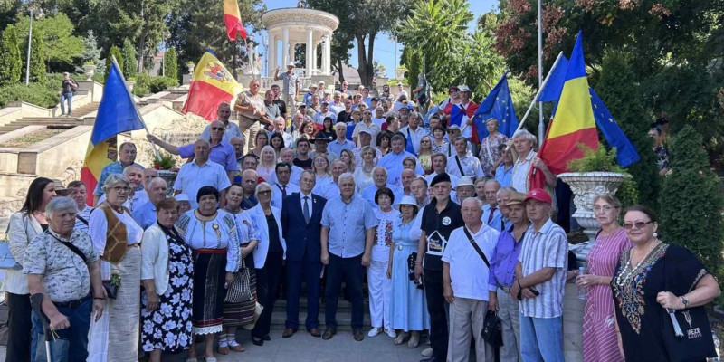 Peste 200 de personalități din R.Moldova și din Diaspora și-au declarat susținerea pentru Blocul Unirea Națiunii (BUN). Basarabia e România! Unirea e unica soluție!
