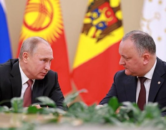 Marea ipocrizie a lui Dodon. Și-a înscris fiul la Liceul ”Orizont”, după ce i-a extrădat pe 7 profesori turci ai instituției, pentru că Erdogan voia să-i condamne în Turcia. Ce ar face Dodon dacă ar reuși să parvină din nou, cu sprijinul Rusiei, într-o poziție decizională, când Putin i-ar cere niște cetățeni români pentru a-i trimite în Siberia?