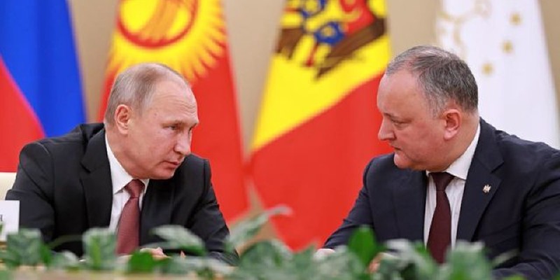 Marea ipocrizie a lui Dodon. Și-a înscris fiul la Liceul ”Orizont”, după ce i-a extrădat pe 7 profesori turci ai instituției, pentru că Erdogan voia să-i condamne în Turcia. Ce ar face Dodon dacă ar reuși să parvină din nou, cu sprijinul Rusiei, într-o poziție decizională, când Putin i-ar cere niște cetățeni români pentru a-i trimite în Siberia?